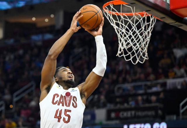 开云-38分12助全面激活骑士进攻  米切尔尽显核心成色